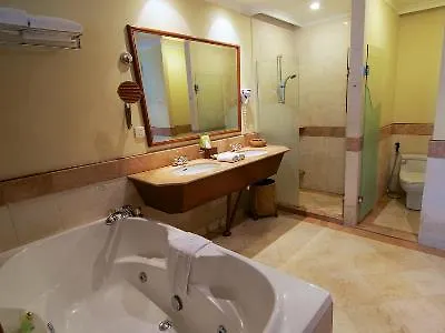 فندق ذا نورزام أول سويت بينانغ جورج تاون 5*,
